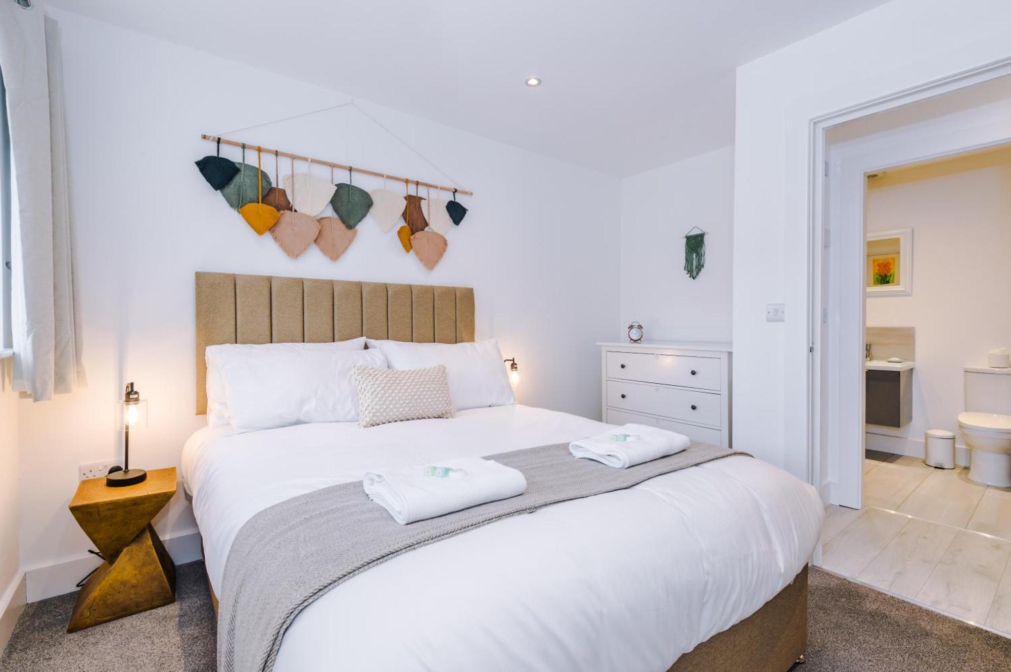 Number 21: A Breathtaking Chester Cottage With Parking Mollington  외부 사진