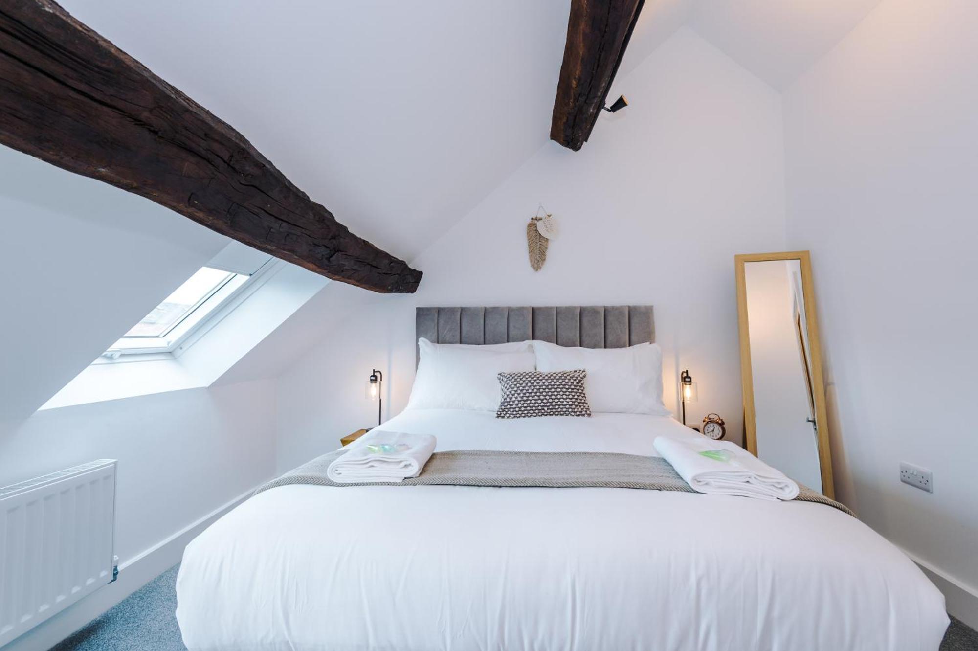 Number 21: A Breathtaking Chester Cottage With Parking Mollington  외부 사진