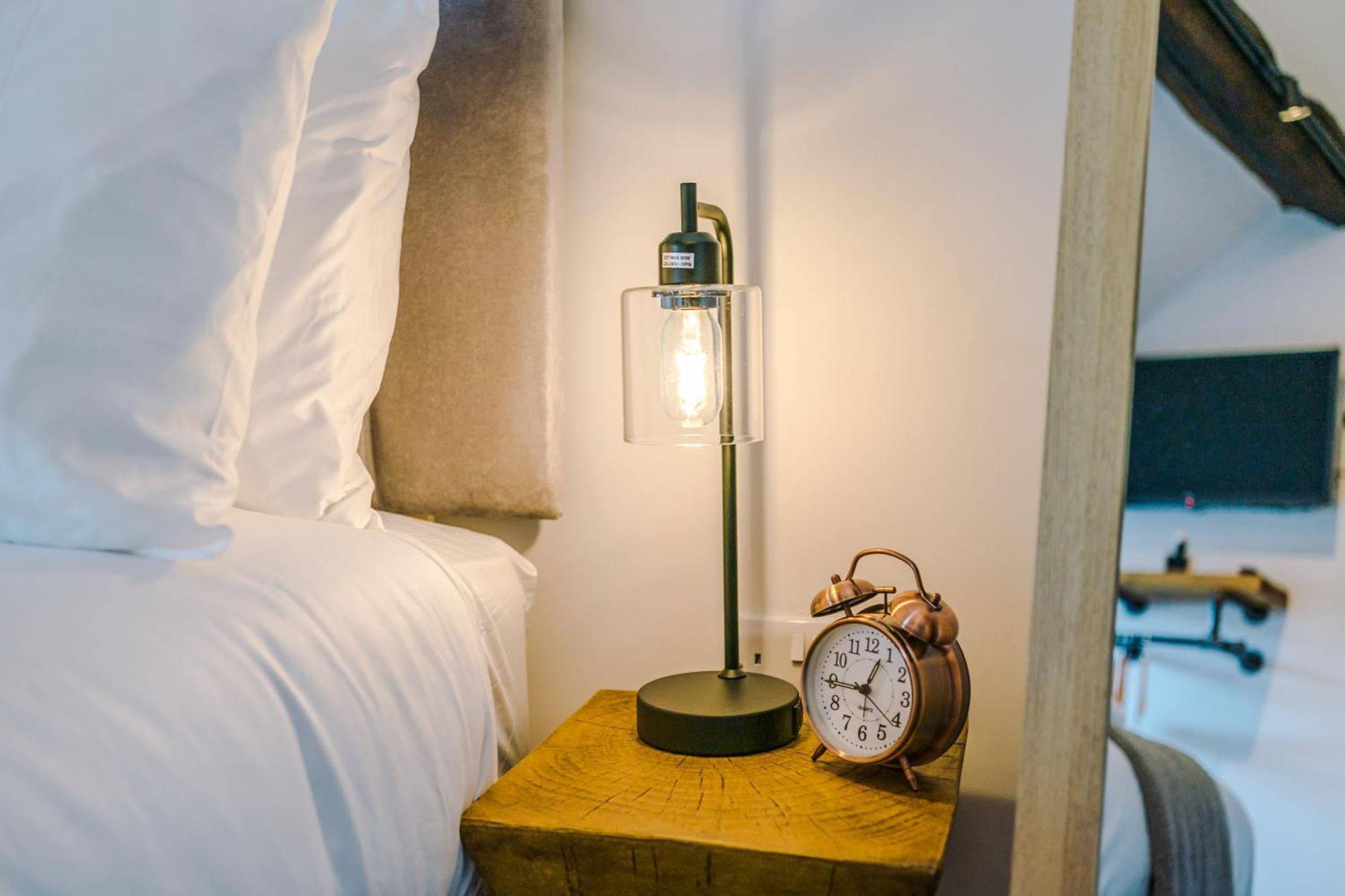 Number 21: A Breathtaking Chester Cottage With Parking Mollington  외부 사진