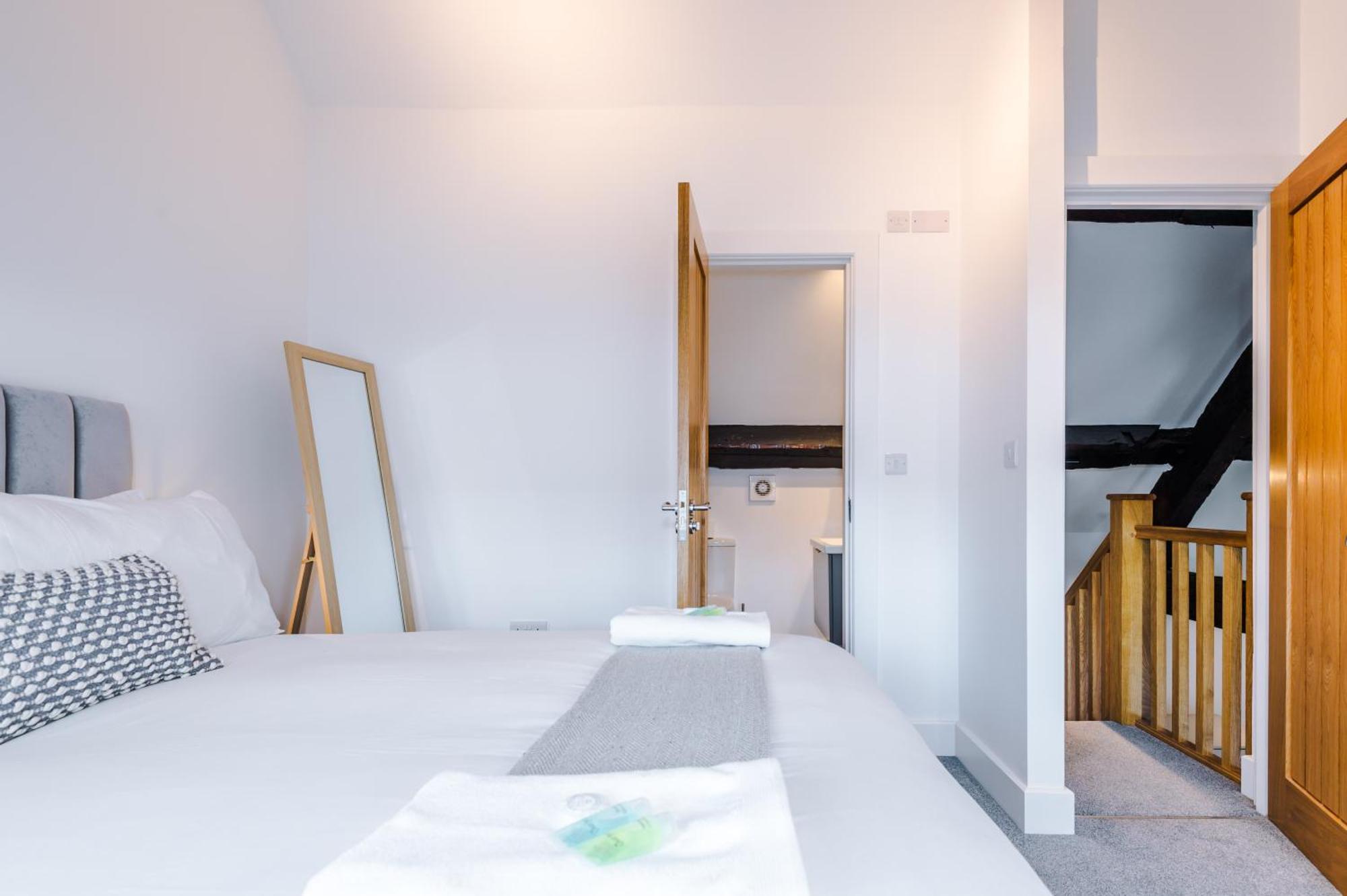 Number 21: A Breathtaking Chester Cottage With Parking Mollington  외부 사진