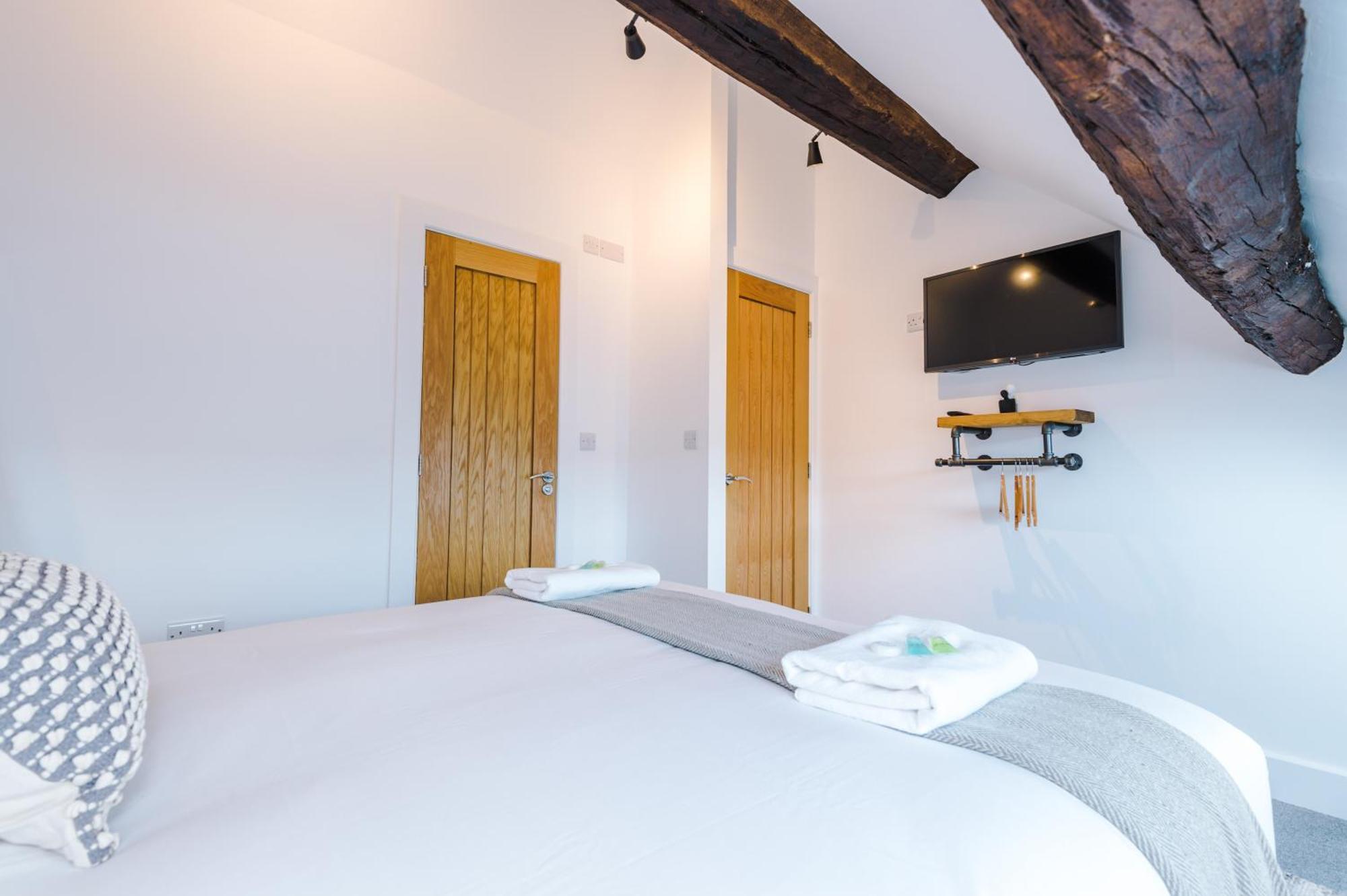 Number 21: A Breathtaking Chester Cottage With Parking Mollington  외부 사진